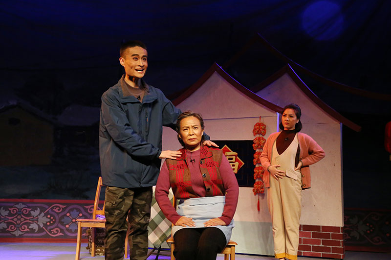 现代吕剧《永不褪色的橄榄绿》