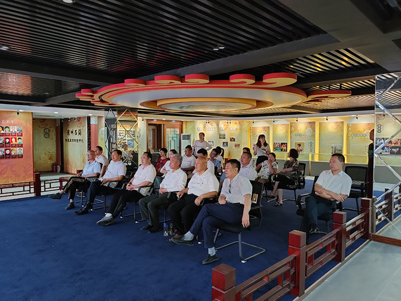 滨州市吕党员干部群众集中收听收看庆祝中国共产党成立100周年大会